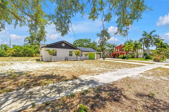 687 JASMINE WAY S, St Petersburg, FL 33705