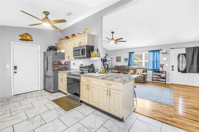 687 JASMINE WAY S, St Petersburg, FL 33705