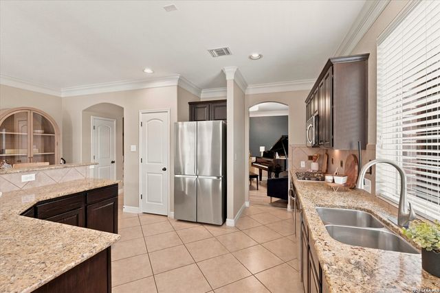 2707 LADERA BND, San Antonio, TX 78261