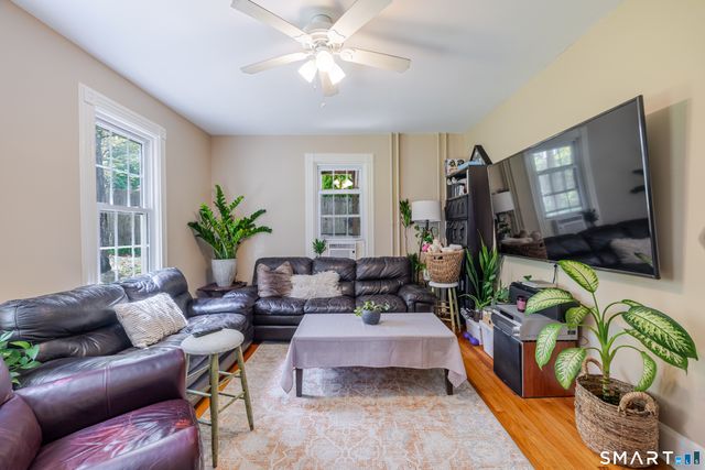 192 Knickerbocker Avenue, Stamford, CT 06907