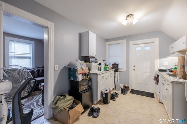 192 Knickerbocker Avenue, Stamford, CT 06907