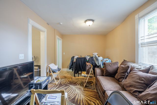 192 Knickerbocker Avenue, Stamford, CT 06907