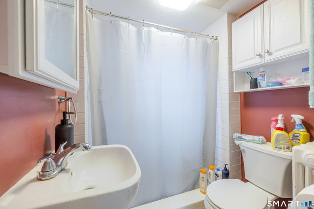 192 Knickerbocker Avenue, Stamford, CT 06907