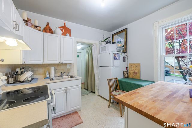 192 Knickerbocker Avenue, Stamford, CT 06907