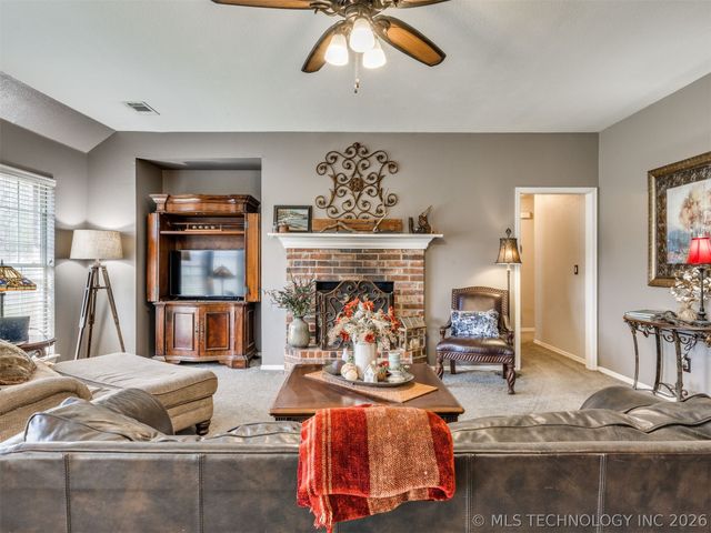 516 S 62nd Street, Broken Arrow, OK 74014
