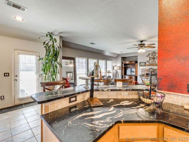 516 S 62nd Street, Broken Arrow, OK 74014