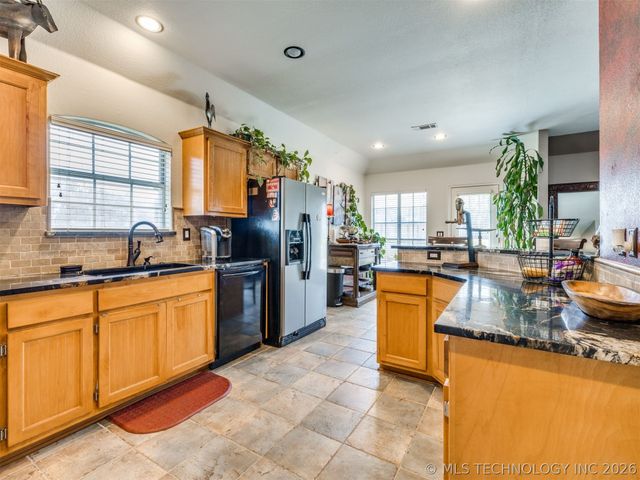 516 S 62nd Street, Broken Arrow, OK 74014