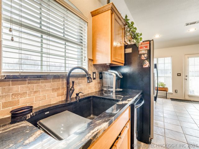 516 S 62nd Street, Broken Arrow, OK 74014