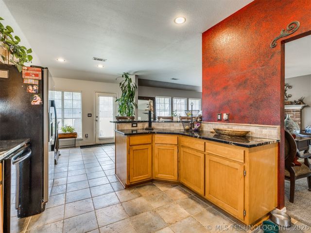 516 S 62nd Street, Broken Arrow, OK 74014