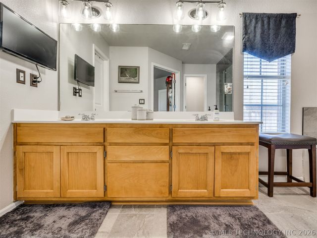 516 S 62nd Street, Broken Arrow, OK 74014