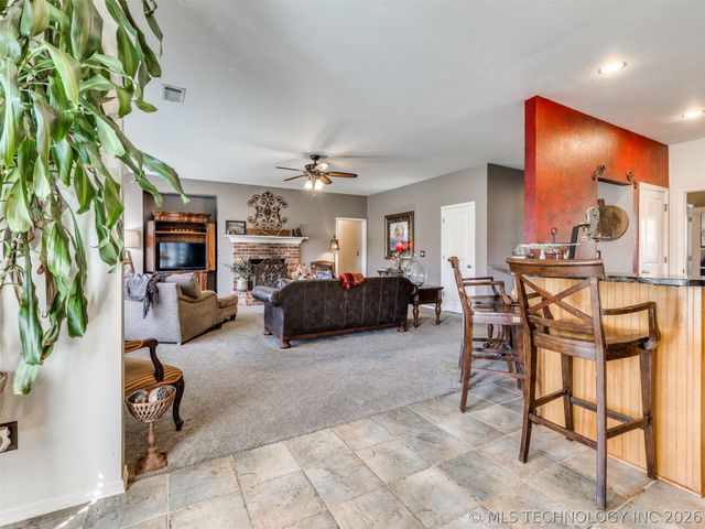 516 S 62nd Street, Broken Arrow, OK 74014