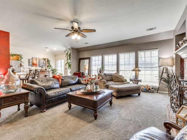 516 S 62nd Street, Broken Arrow, OK 74014