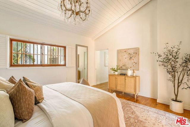 1136 Rose Avenue, Venice, CA 90291