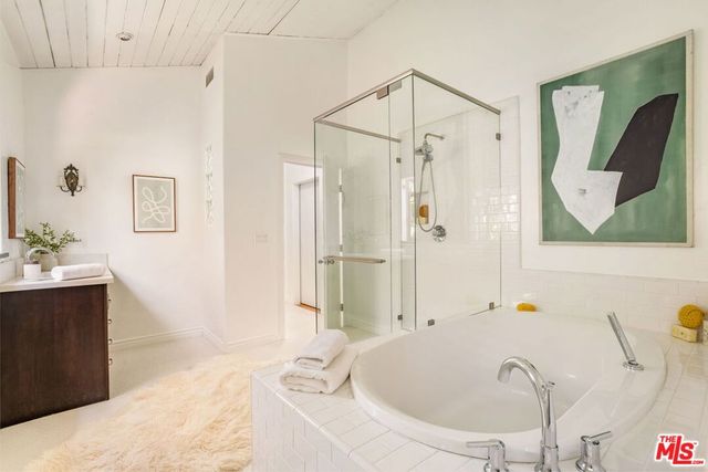 1136 Rose Avenue, Venice, CA 90291
