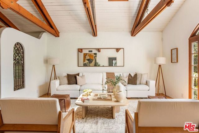 1136 Rose Avenue, Venice, CA 90291