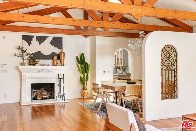 1136 Rose Avenue, Venice, CA 90291