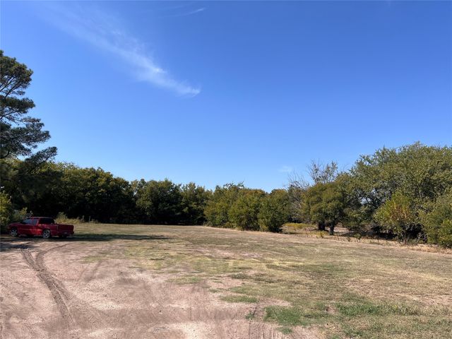1523 N State Highway 121, Bonham, TX 75418