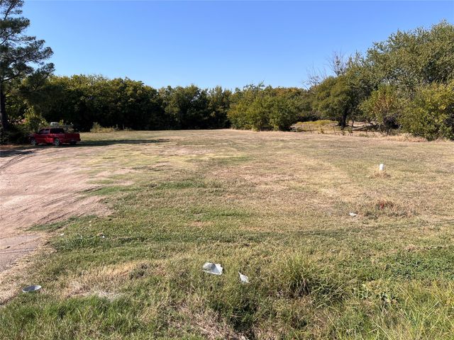1523 N State Highway 121, Bonham, TX 75418