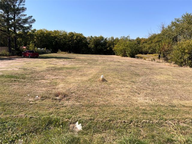 1523 N State Highway 121, Bonham, TX 75418