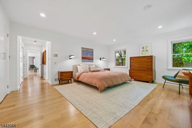621 Mountain Dr, South Orange Village Twp., NJ 07079