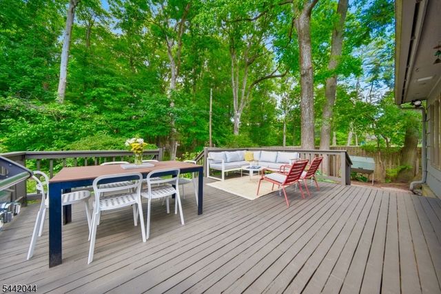 621 Mountain Dr, South Orange Village Twp., NJ 07079