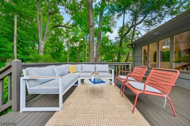 621 Mountain Dr, South Orange Village Twp., NJ 07079