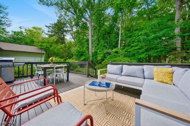 621 Mountain Dr, South Orange Village Twp., NJ 07079