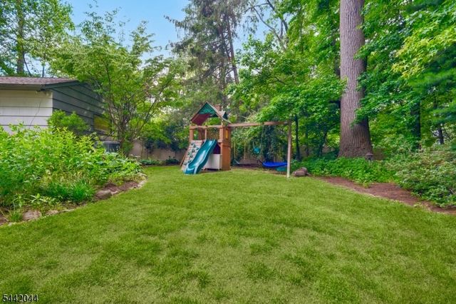621 Mountain Dr, South Orange Village Twp., NJ 07079