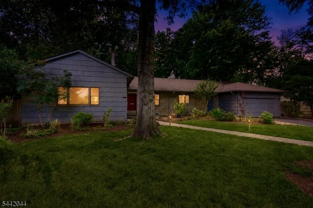 621 Mountain Dr, South Orange Village Twp., NJ 07079