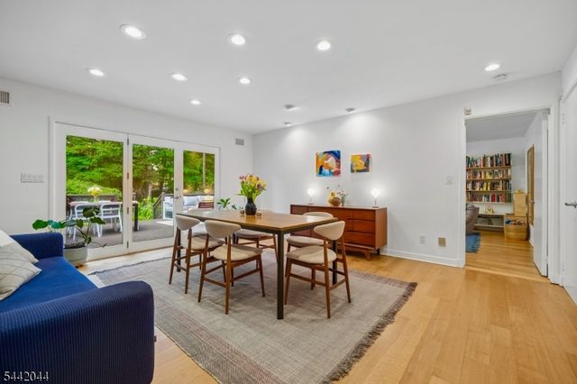 621 Mountain Dr, South Orange Village Twp., NJ 07079