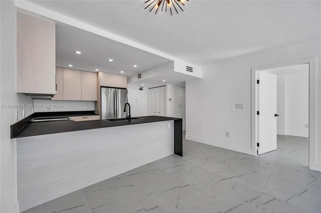 345 Ocean Dr 508, Miami Beach, FL 33139