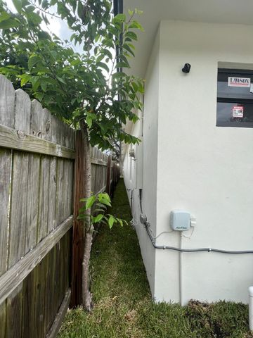 227 N E Street, Lake Worth Beach, FL 33460