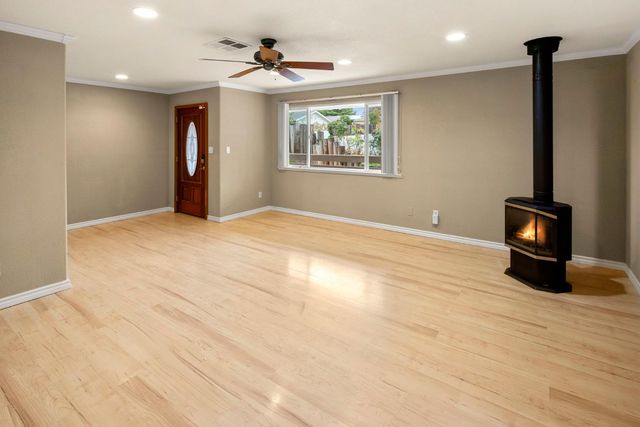 252 Poet Smith Dr, Auburn, CA 95603