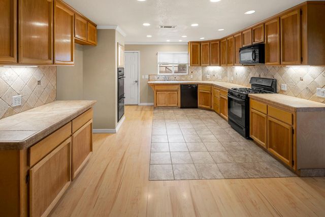 252 Poet Smith Dr, Auburn, CA 95603