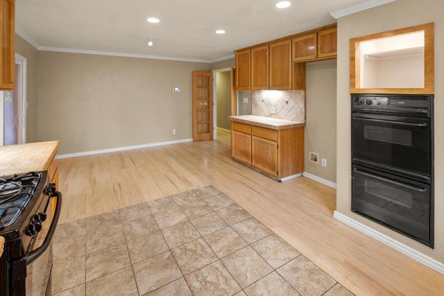 252 Poet Smith Dr, Auburn, CA 95603