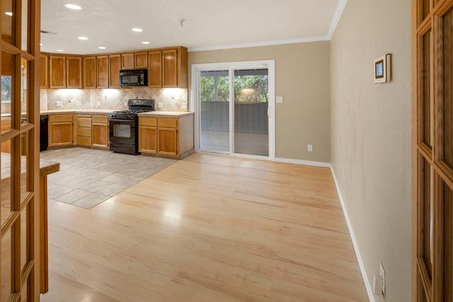 252 Poet Smith Dr, Auburn, CA 95603