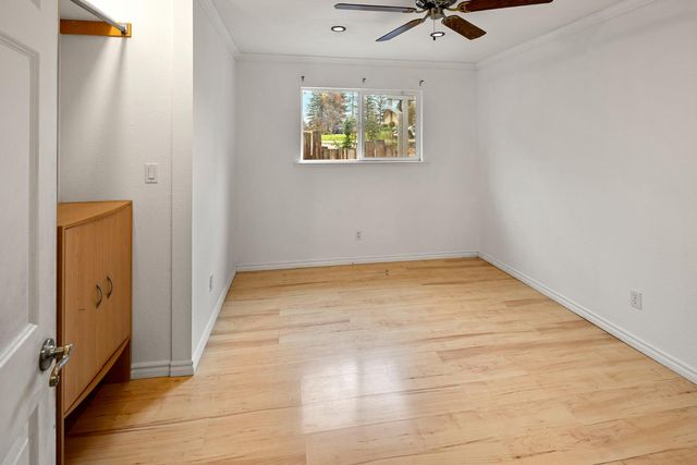 252 Poet Smith Dr, Auburn, CA 95603