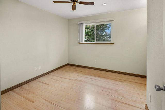 252 Poet Smith Dr, Auburn, CA 95603