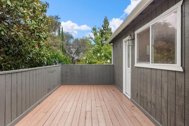 252 Poet Smith Dr, Auburn, CA 95603