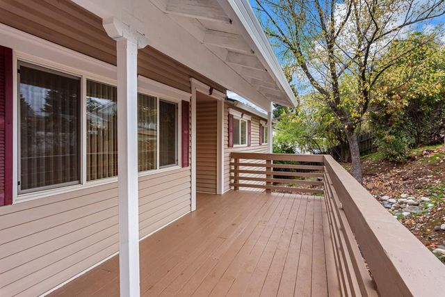 252 Poet Smith Dr, Auburn, CA 95603