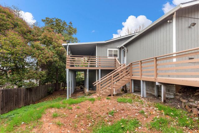 252 Poet Smith Dr, Auburn, CA 95603