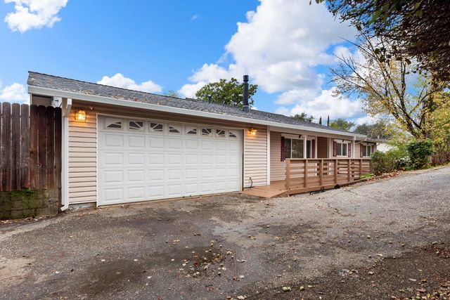 252 Poet Smith Dr, Auburn, CA 95603