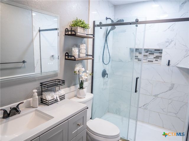 3303 Flamingo Drive, Victoria, TX 77901