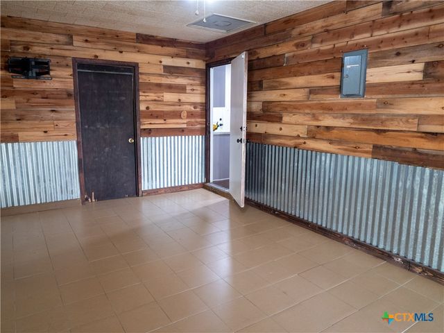 3303 Flamingo Drive, Victoria, TX 77901