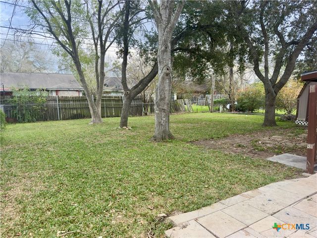 3303 Flamingo Drive, Victoria, TX 77901