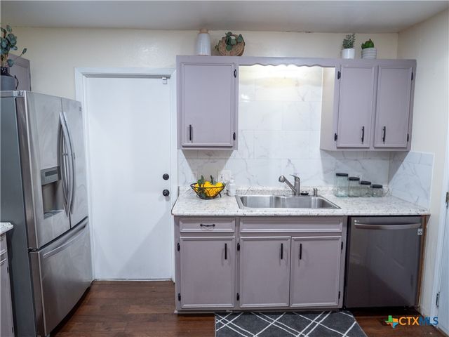 3303 Flamingo Drive, Victoria, TX 77901