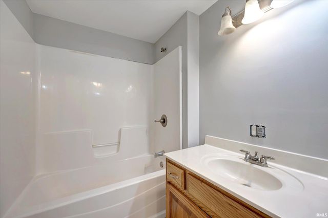 4702 N 43, Solsberry, IN 47459