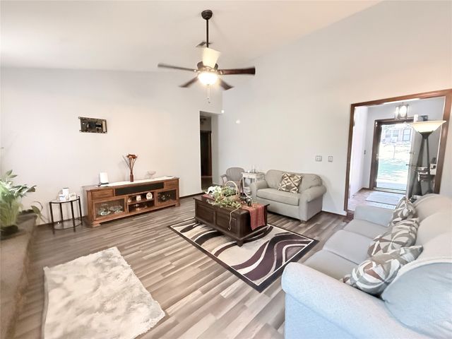 511 N Dawn Lane, Sapulpa, OK 74066