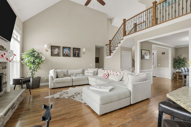 1000 Clay Pl, Lebanon, TN 37087