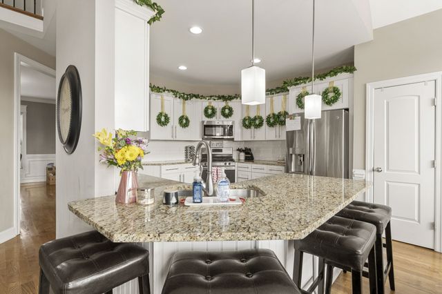 1000 Clay Pl, Lebanon, TN 37087